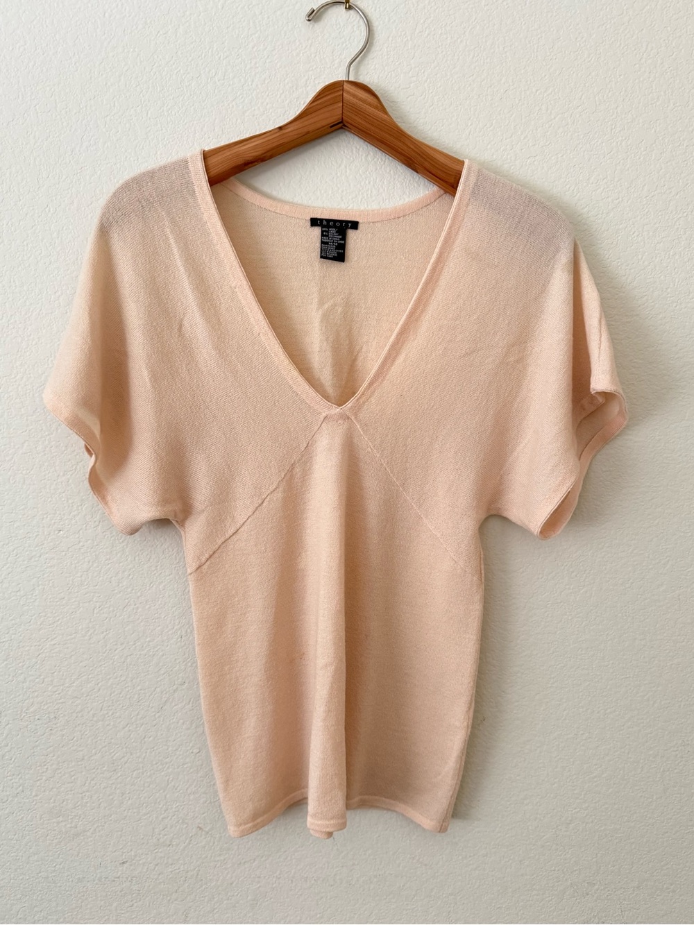 Theory Light Peach V-Neck Short Sleeve Knit Top with Dolman Sleeves